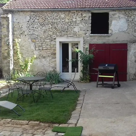 Astara Holiday home Ury